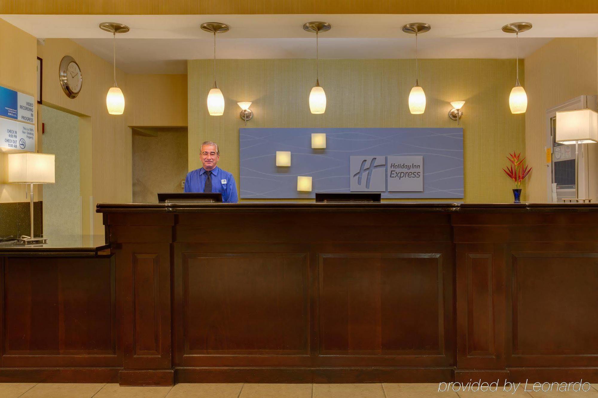 Holiday Inn Express Tower Center New Brunswick By Ihg East Brunswick Luaran gambar